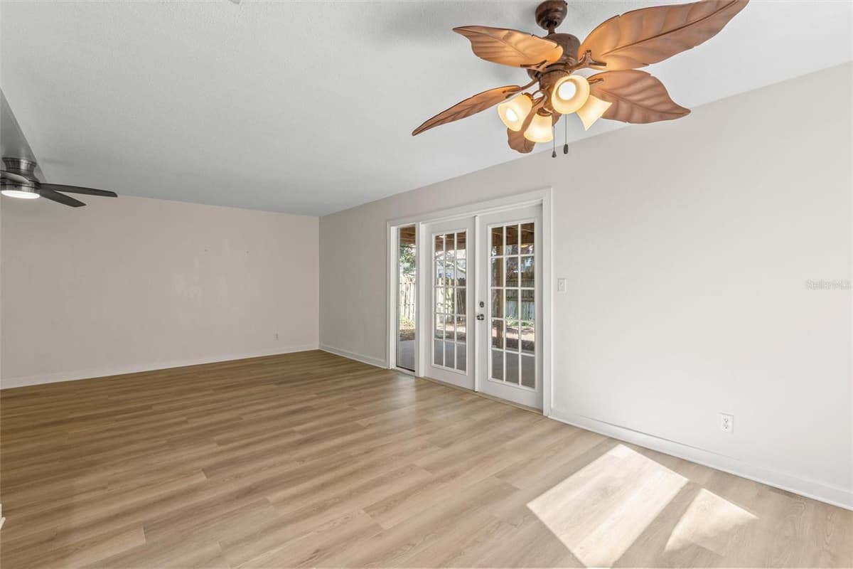 108 NORTHBROOK LANE — photo 18 of 49