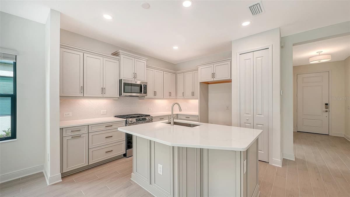 280 ALTAMURA CIRCLE — photo 8 of 40