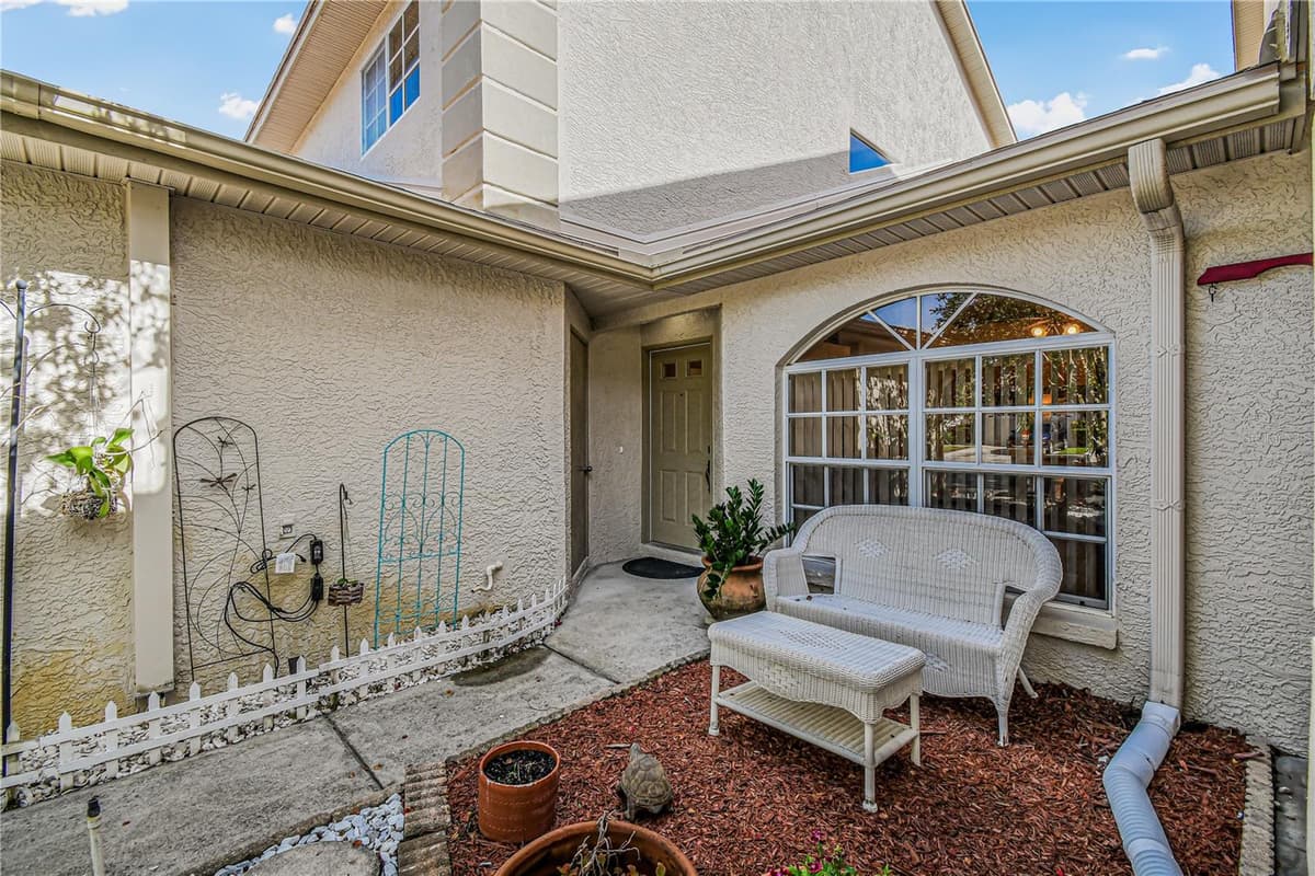 2586 PINE COVE LANE — photo 4 of 51