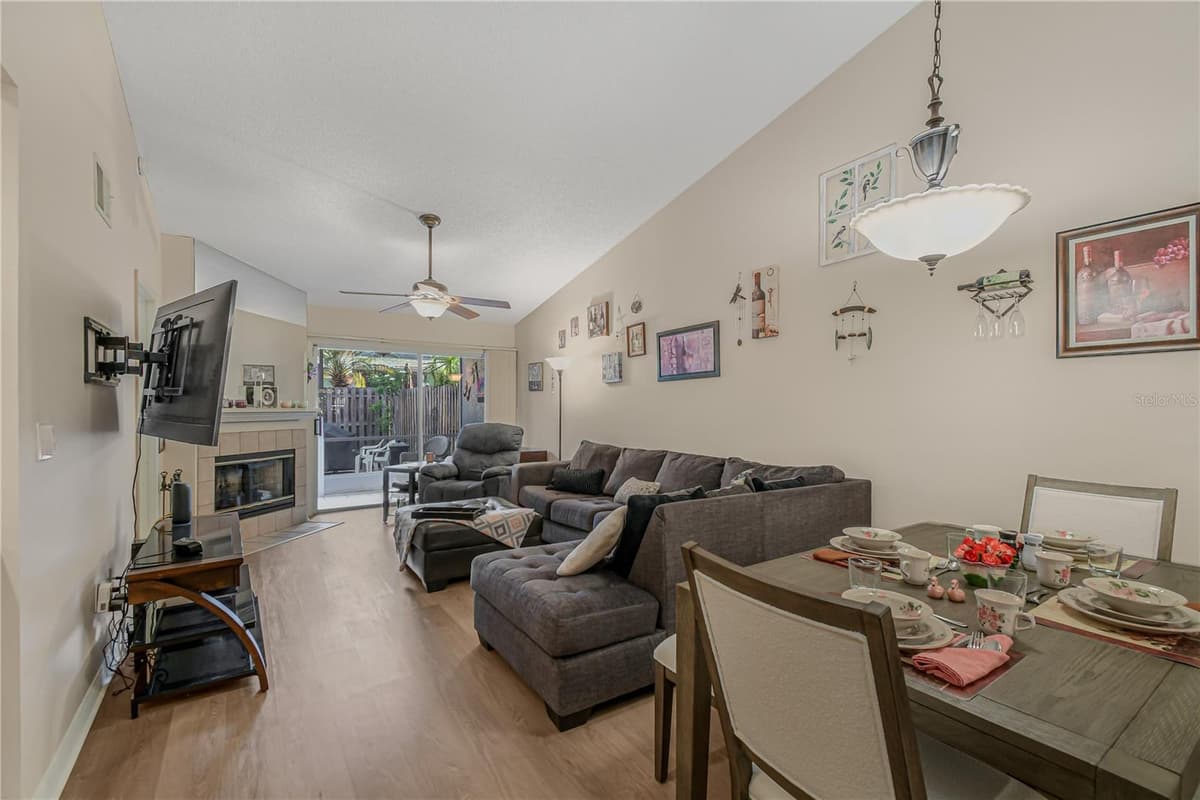 2586 PINE COVE LANE — photo 14 of 51