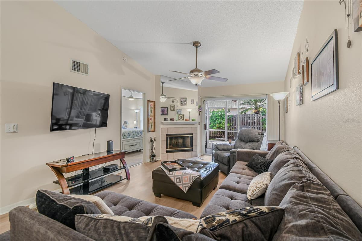 2586 PINE COVE LANE — photo 12 of 51