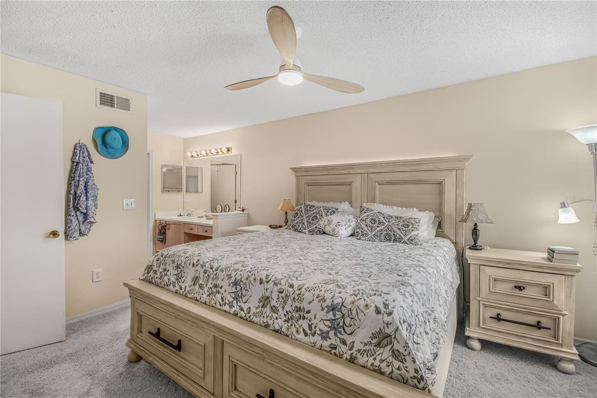 2586 PINE COVE LANE — photo 16 of 51