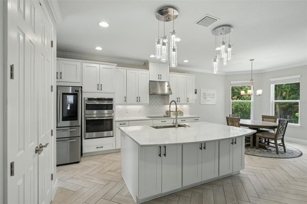 9085 SPRUCE CREEK CIRCLE — photo 12 of 69