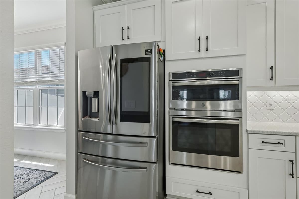 9085 SPRUCE CREEK CIRCLE — photo 13 of 69