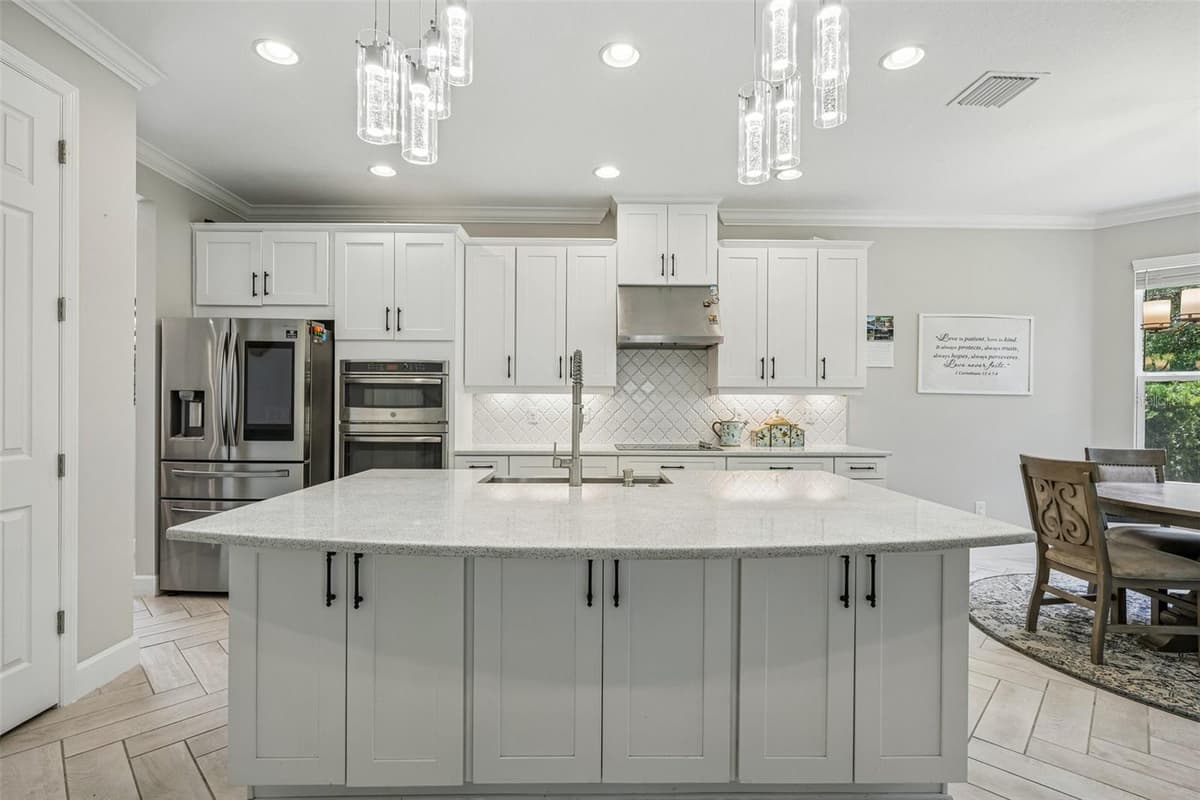 9085 SPRUCE CREEK CIRCLE — photo 15 of 69
