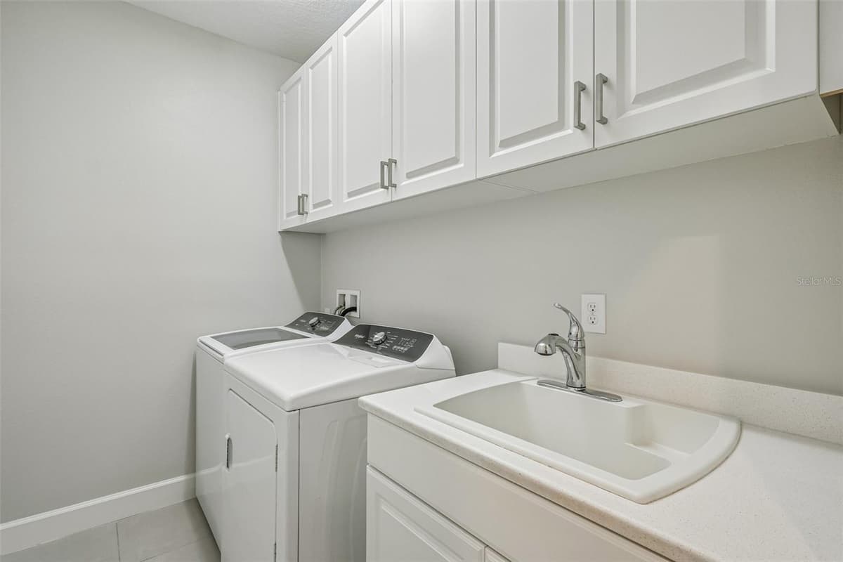 9085 SPRUCE CREEK CIRCLE — photo 35 of 69