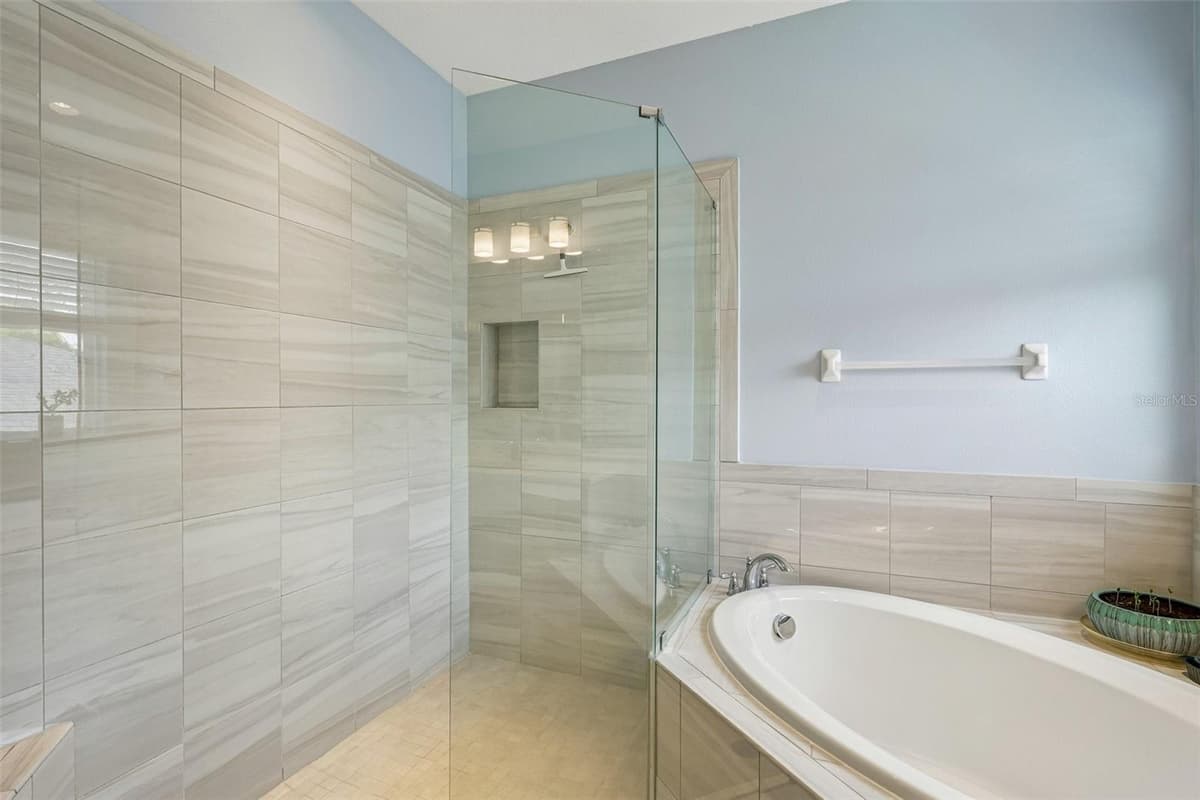 9085 SPRUCE CREEK CIRCLE — photo 39 of 69