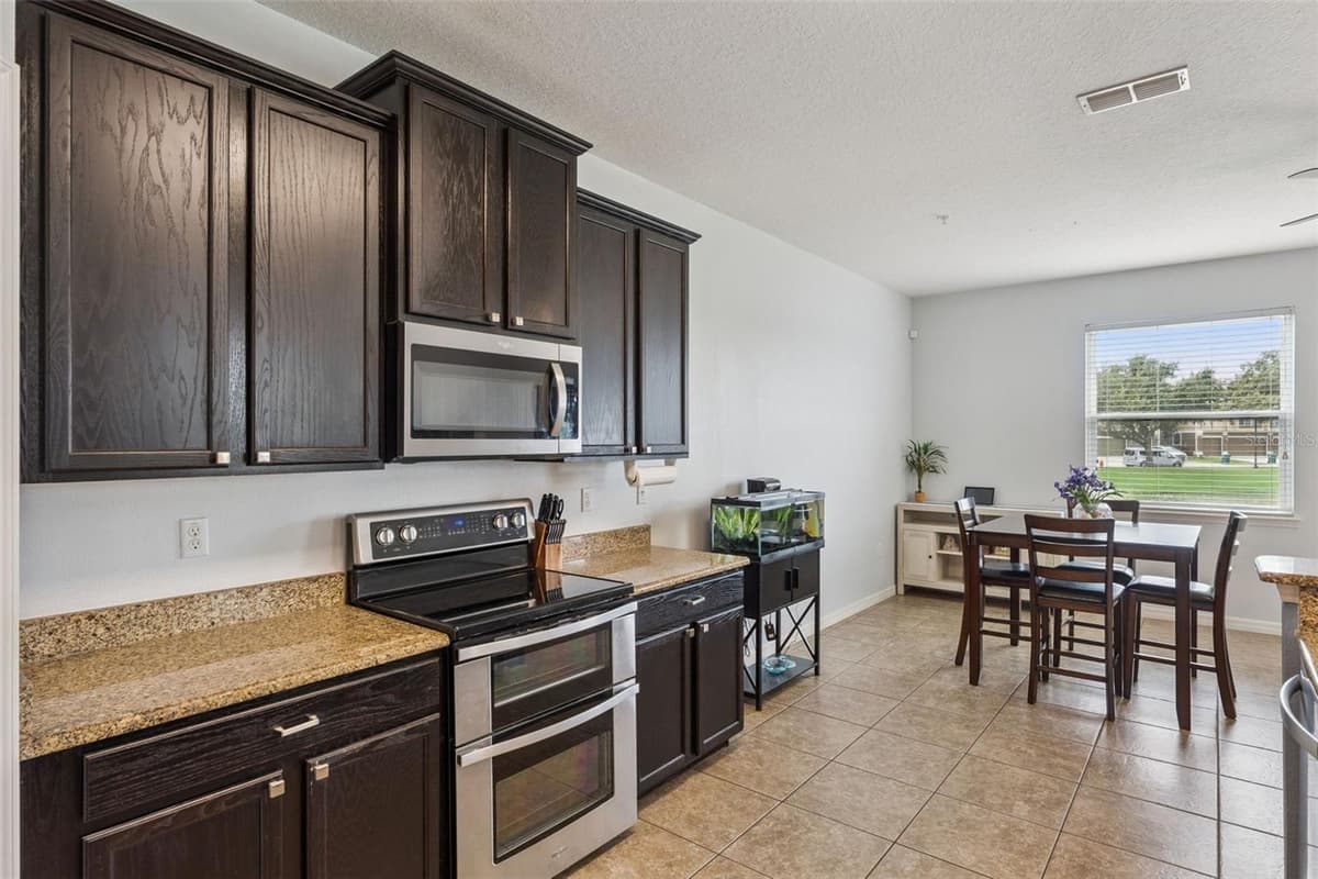 1668 SCARLET OAK LOOP — photo 7 of 46