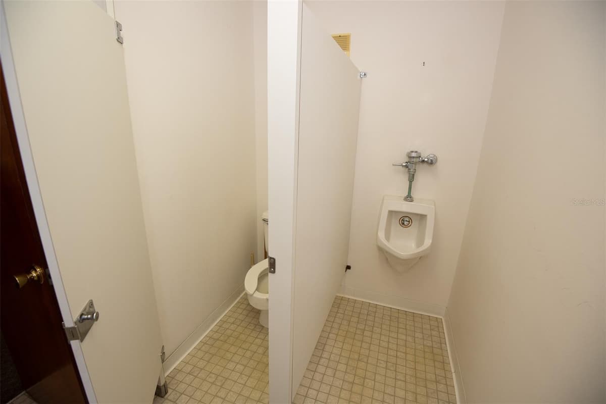 205 MAGNOLIA STREET — photo 37 of 58