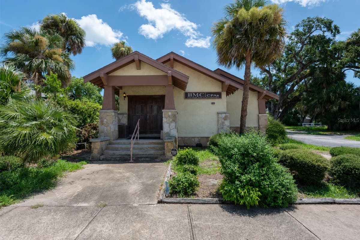 205 MAGNOLIA STREET — photo 1 of 58