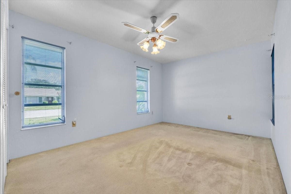 5012 PALM AIRE DRIVE — photo 27 of 50