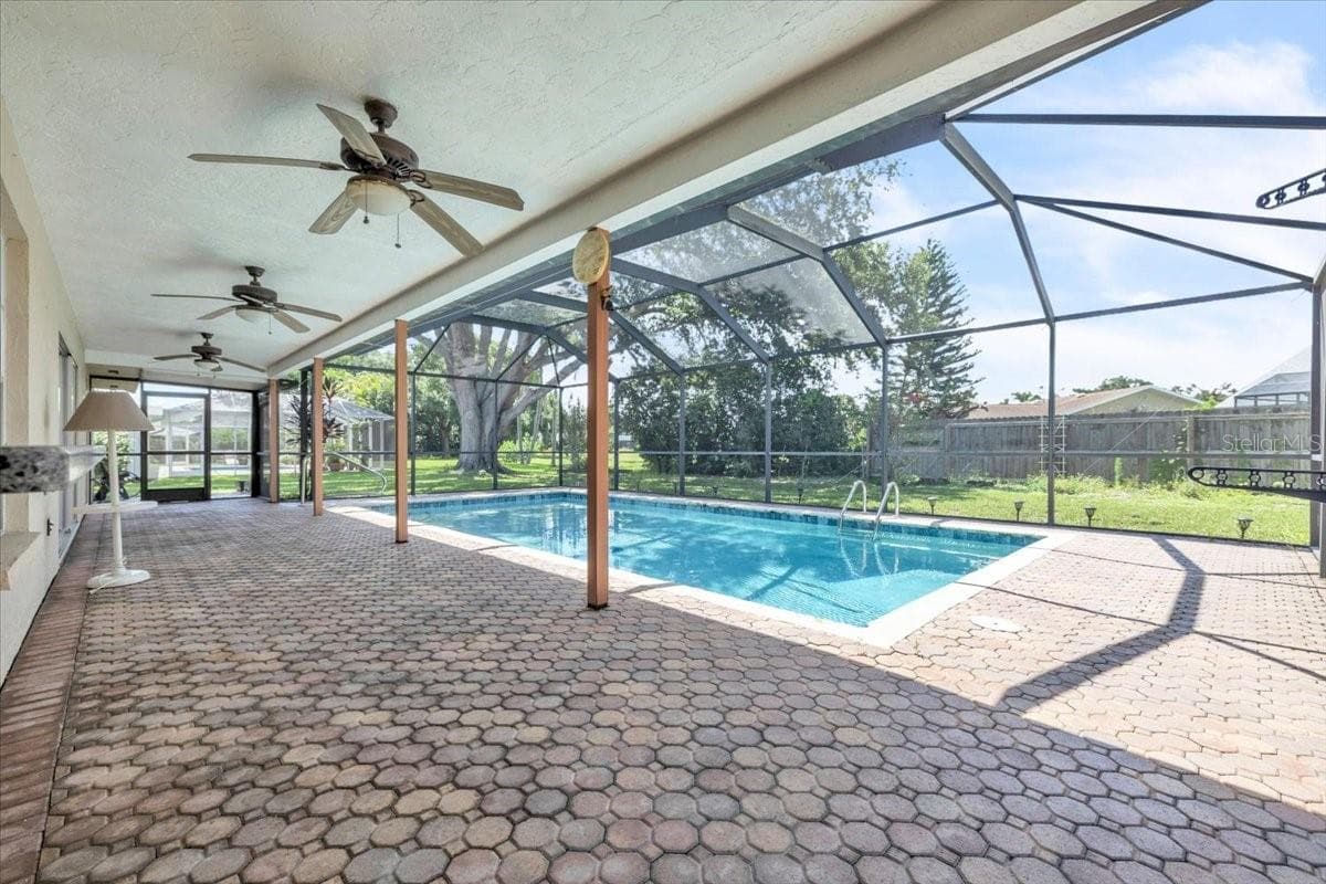 5012 PALM AIRE DRIVE — photo 33 of 50