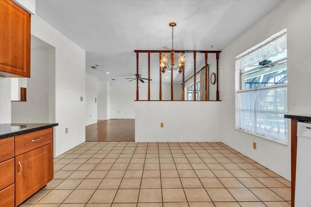 5012 PALM AIRE DRIVE — photo 13 of 50