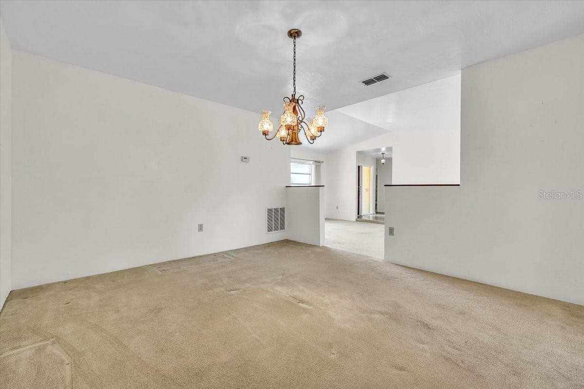 5012 PALM AIRE DRIVE — photo 15 of 50