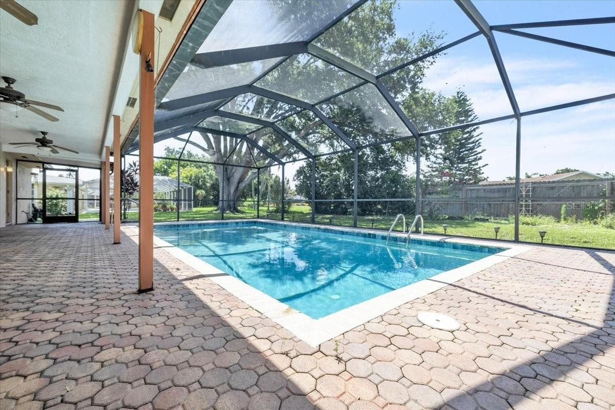 5012 PALM AIRE DRIVE — photo 32 of 50
