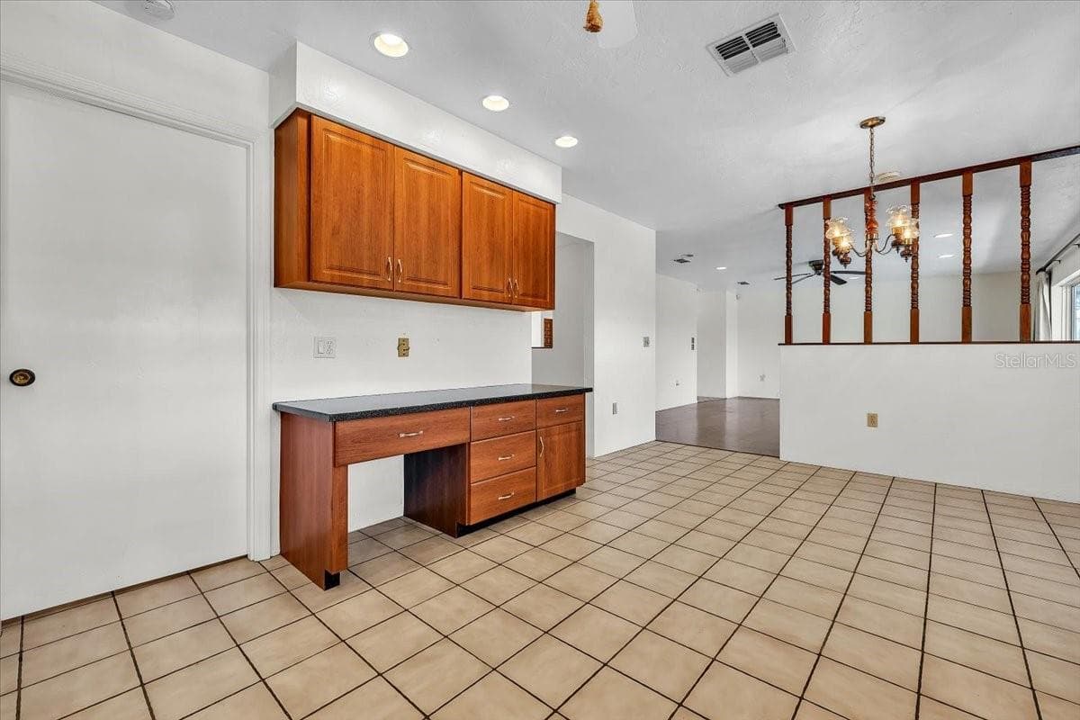 5012 PALM AIRE DRIVE — photo 12 of 50