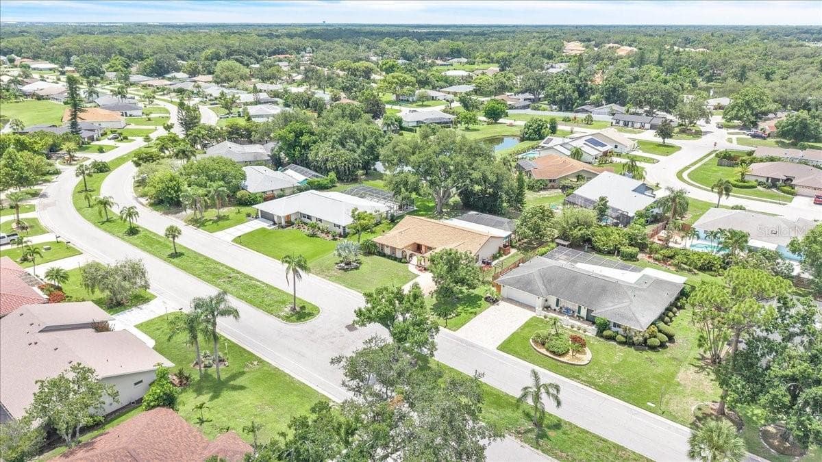 5012 PALM AIRE DRIVE — photo 40 of 50