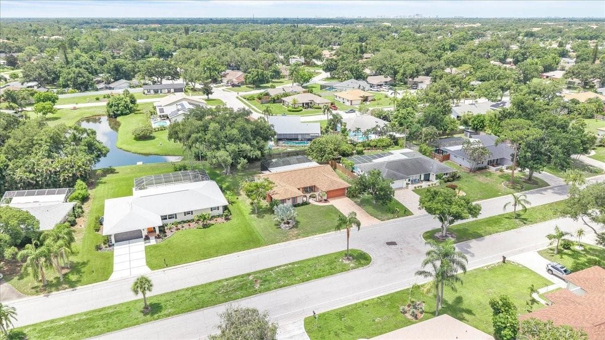5012 PALM AIRE DRIVE — photo 38 of 50