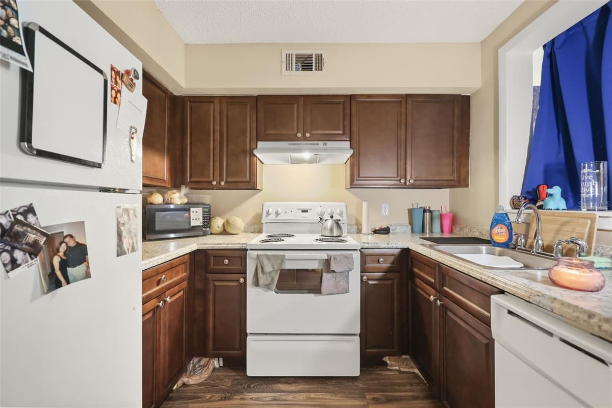 3729 LAKE ORLANDO PARKWAY — photo 6 of 18