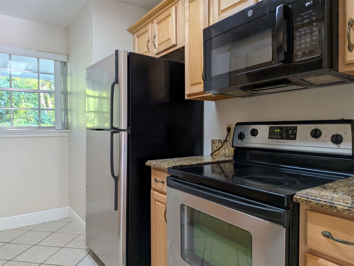 450 CHERRYWOOD GARDENS DR — photo 7 of 30