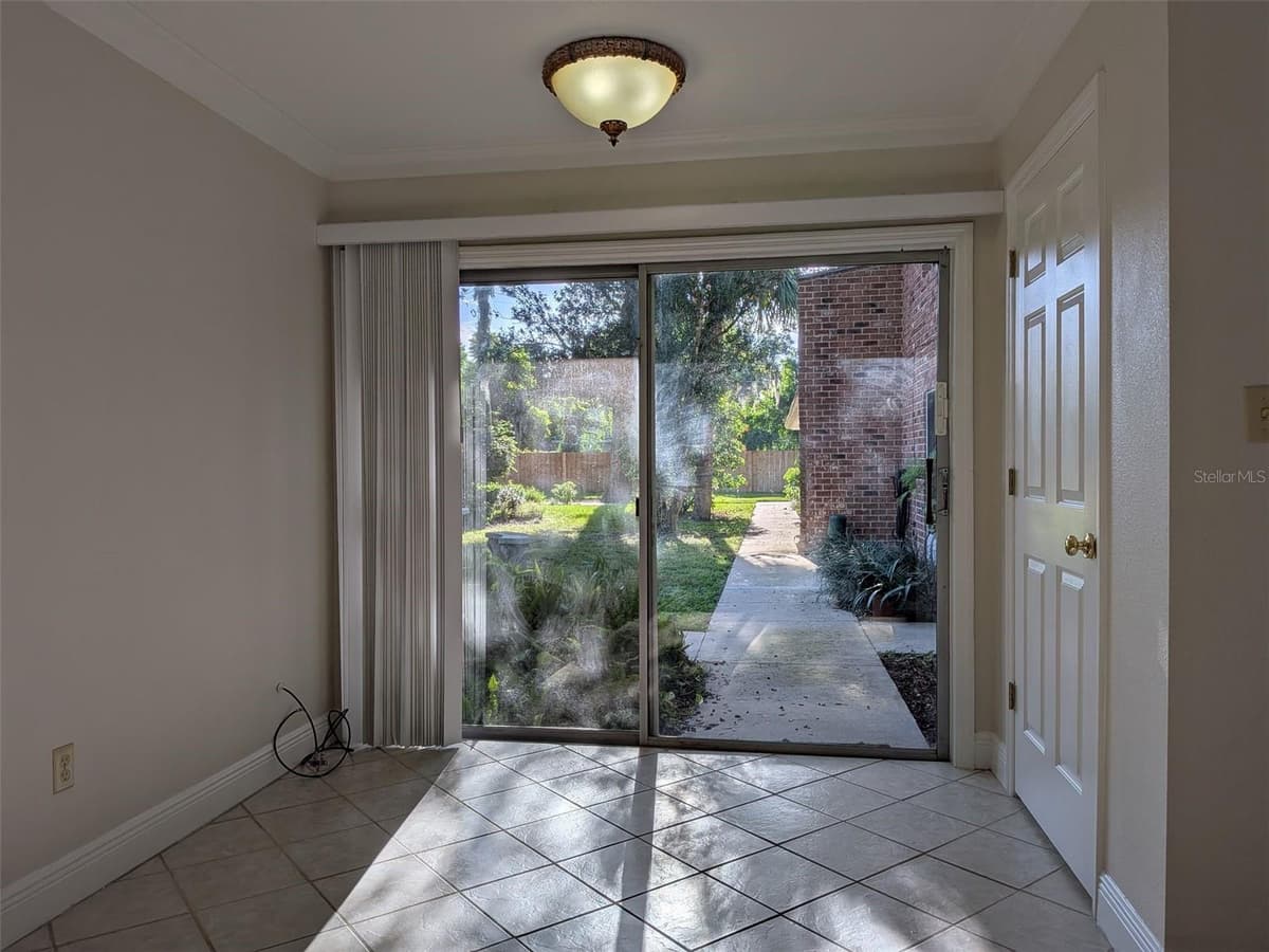 450 CHERRYWOOD GARDENS DR — photo 4 of 30