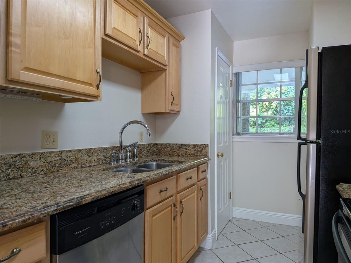 450 CHERRYWOOD GARDENS DR — photo 8 of 30
