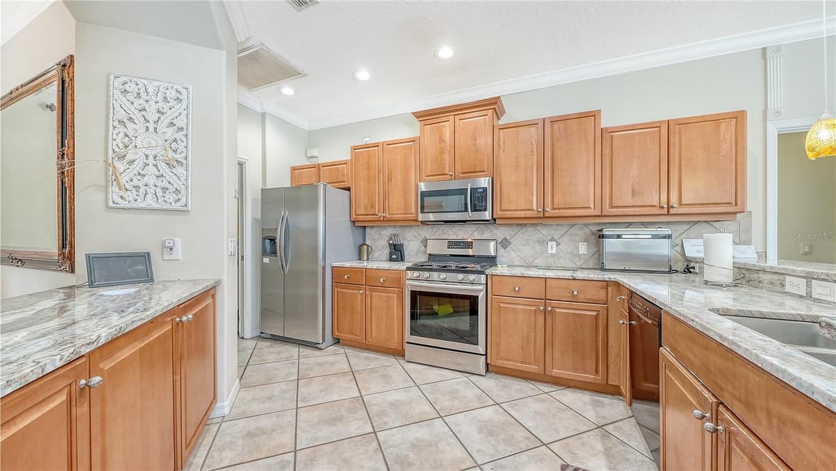 6521 SUNDEW COURT — photo 15 of 56