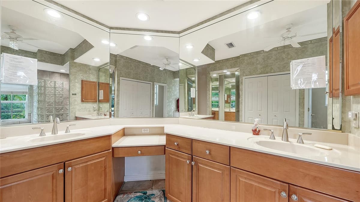 6521 SUNDEW COURT — photo 25 of 56