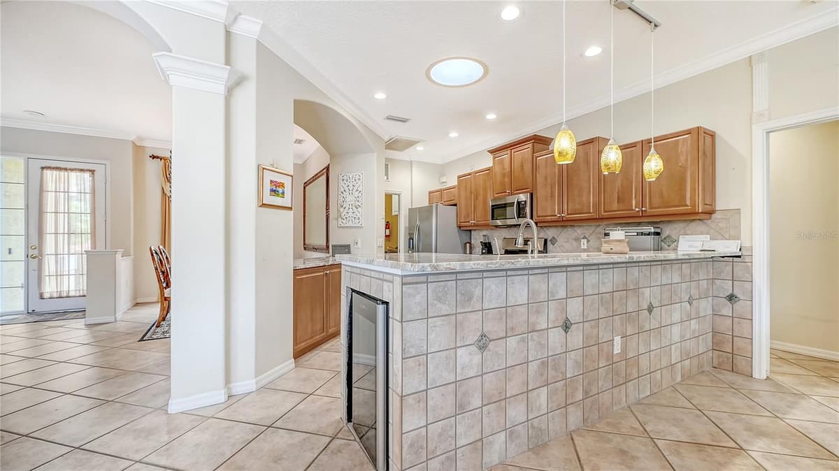 6521 SUNDEW COURT — photo 14 of 56