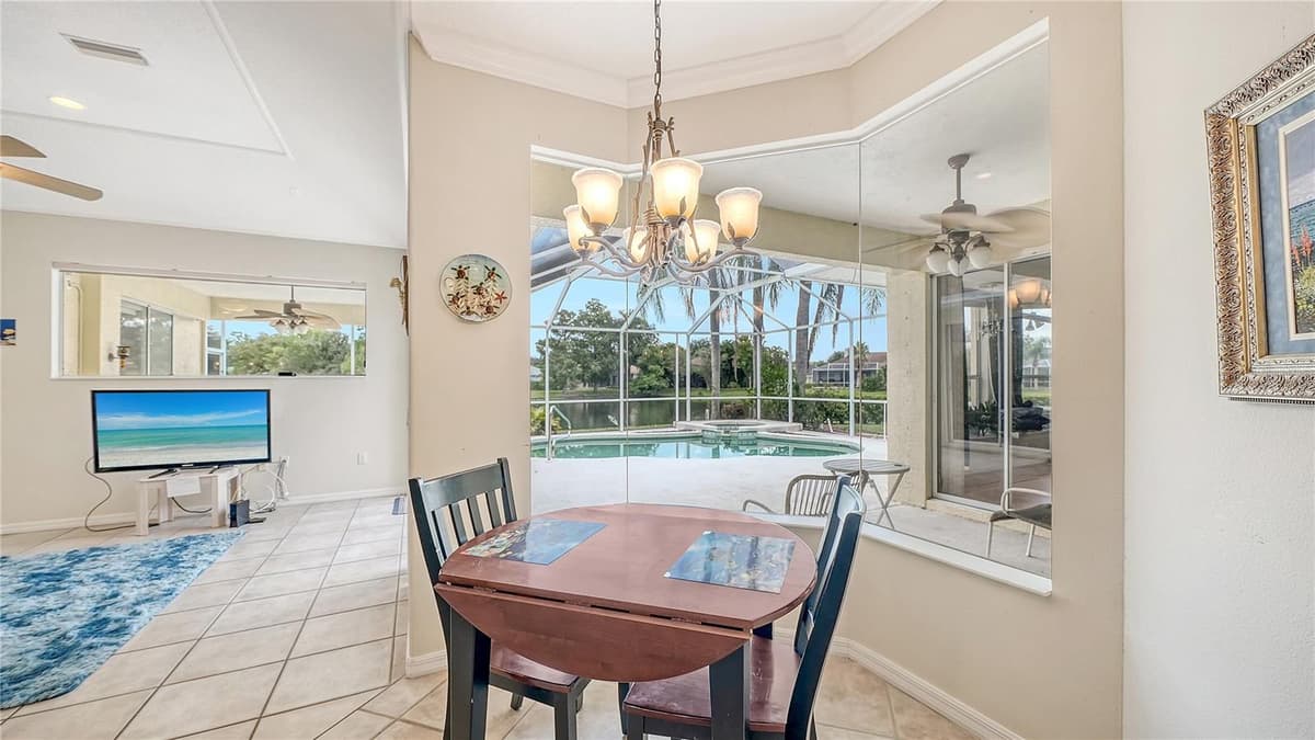 6521 SUNDEW COURT — photo 10 of 56