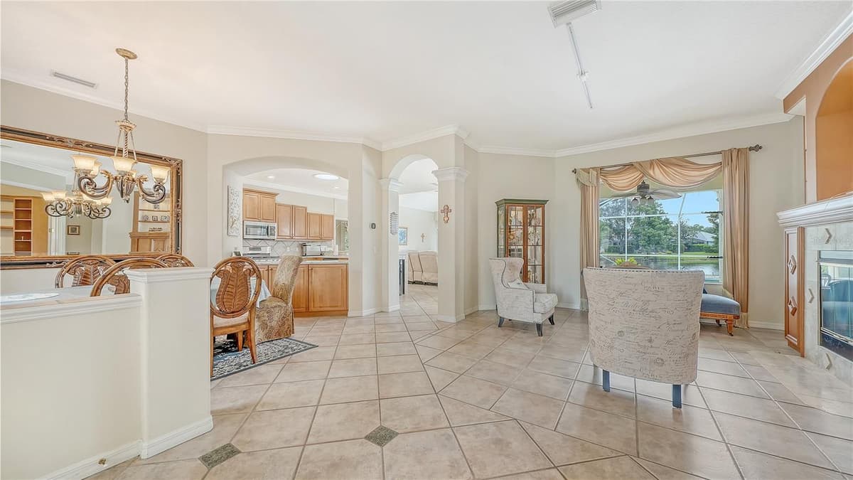 6521 SUNDEW COURT — photo 4 of 56