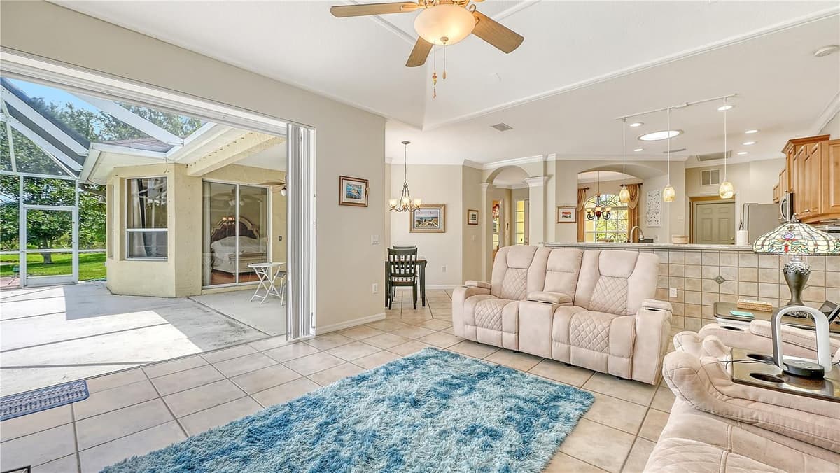 6521 SUNDEW COURT — photo 13 of 56