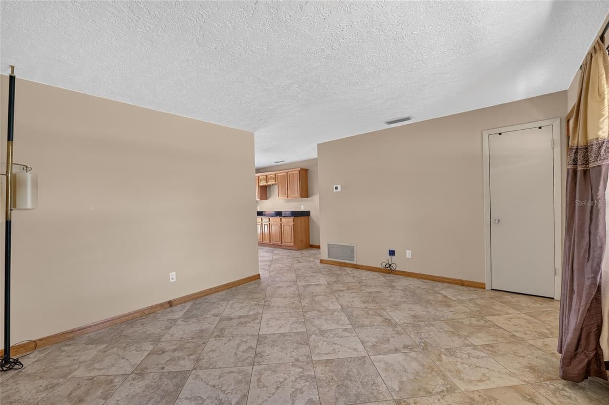 1901 52ND STREET — photo 5 of 36