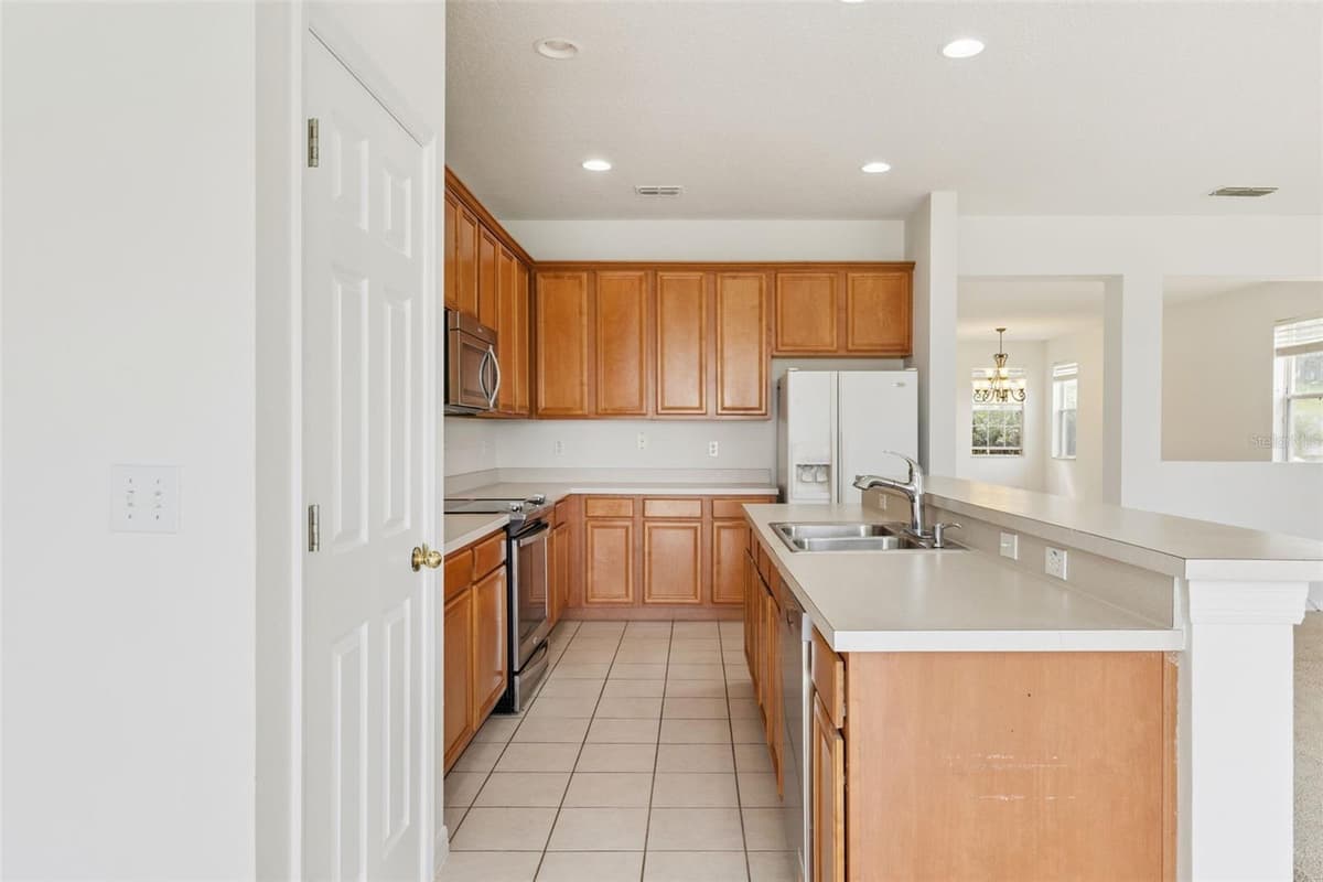 780 LAKEVIEW POINTE DRIVE — photo 11 of 30