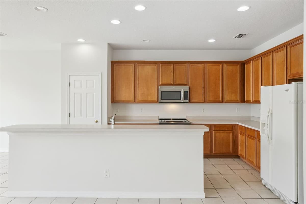 780 LAKEVIEW POINTE DRIVE — photo 10 of 30