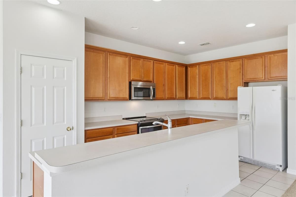 780 LAKEVIEW POINTE DRIVE — photo 8 of 30