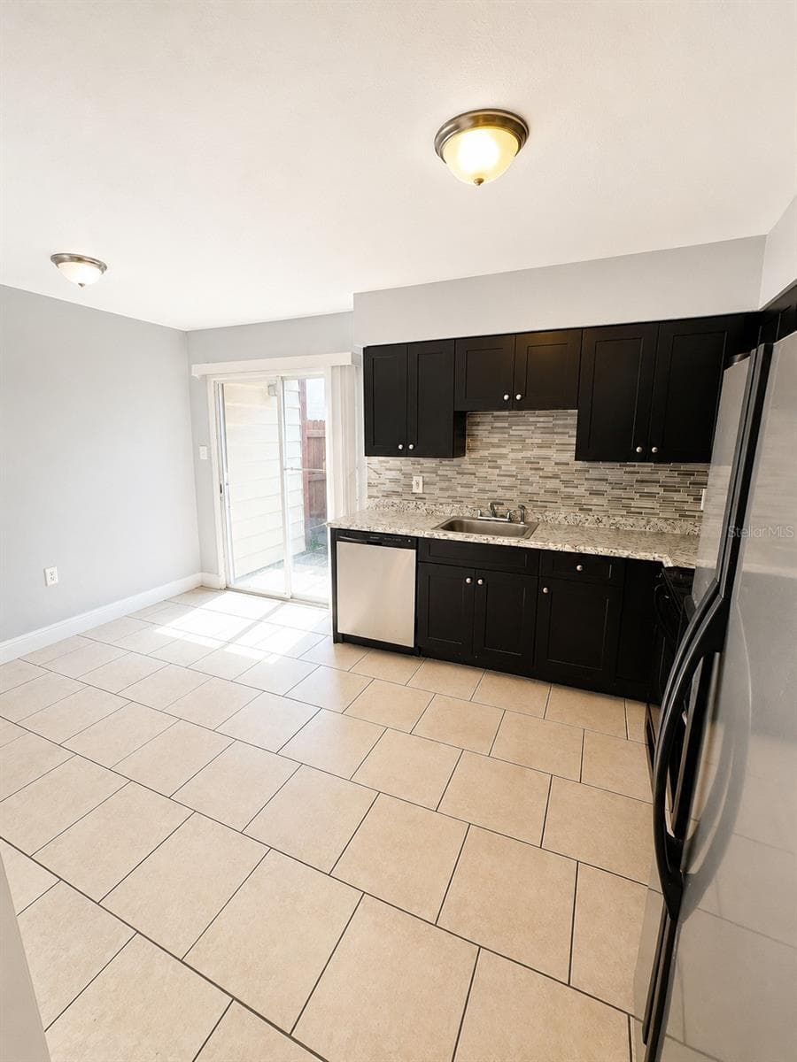 4001 WOODFERN DRIVE — photo 7 of 17