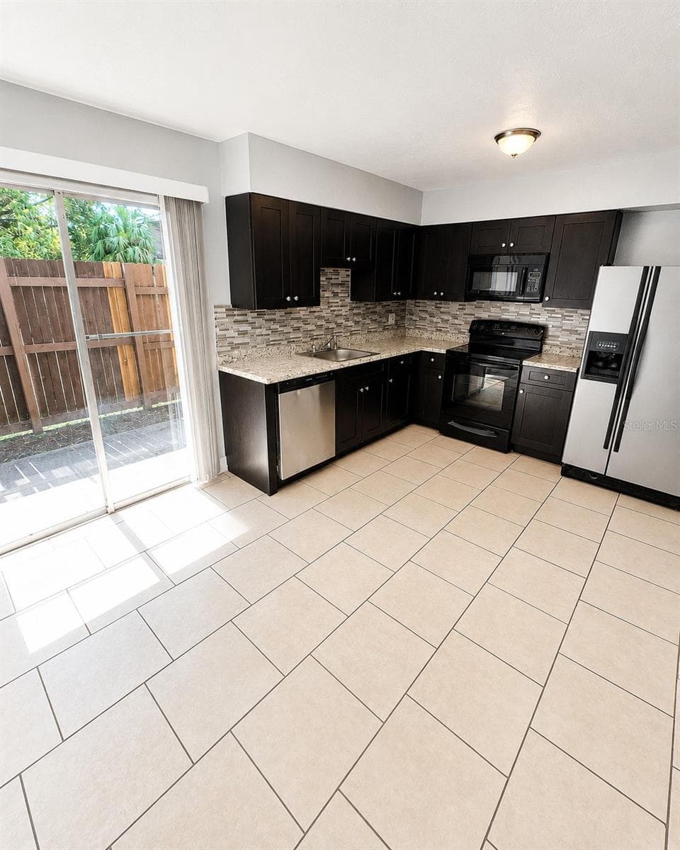 4001 WOODFERN DRIVE — photo 5 of 17