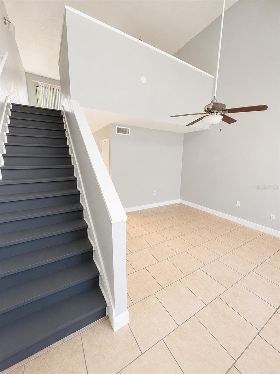 4001 WOODFERN DRIVE — photo 2 of 17