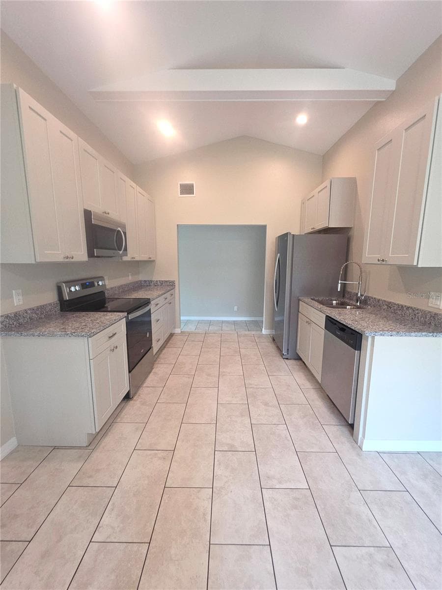 623 DEXTER DRIVE — photo 5 of 29