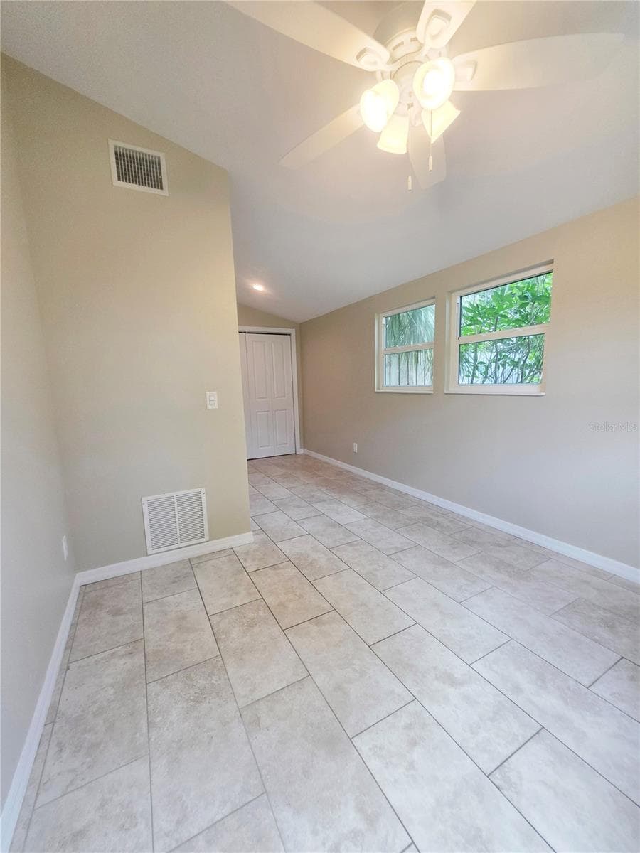 623 DEXTER DRIVE — photo 11 of 29