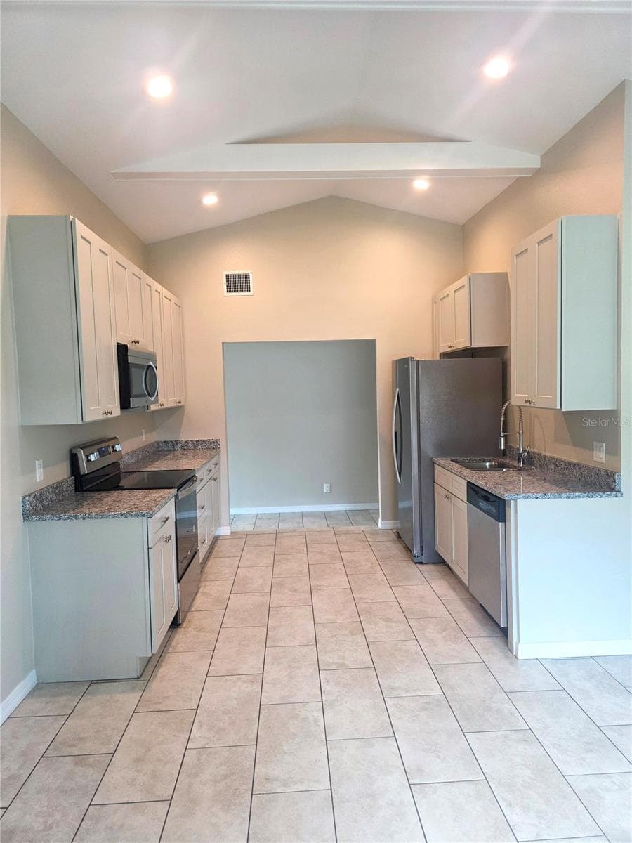623 DEXTER DRIVE — photo 7 of 29