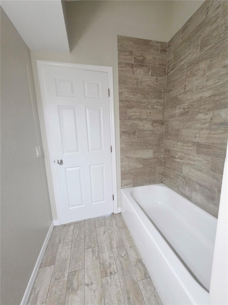 623 DEXTER DRIVE — photo 14 of 29
