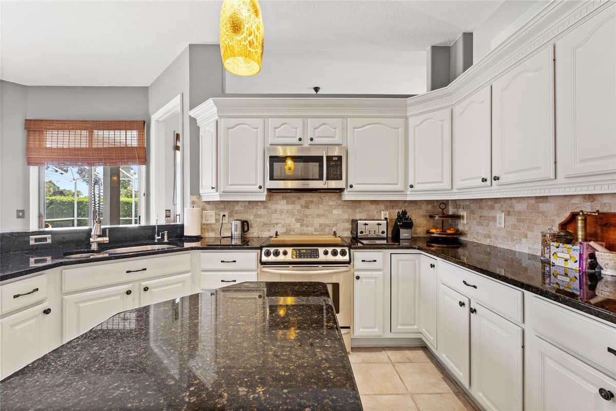 5713 LIBERTY GARDEN COURT — photo 12 of 36