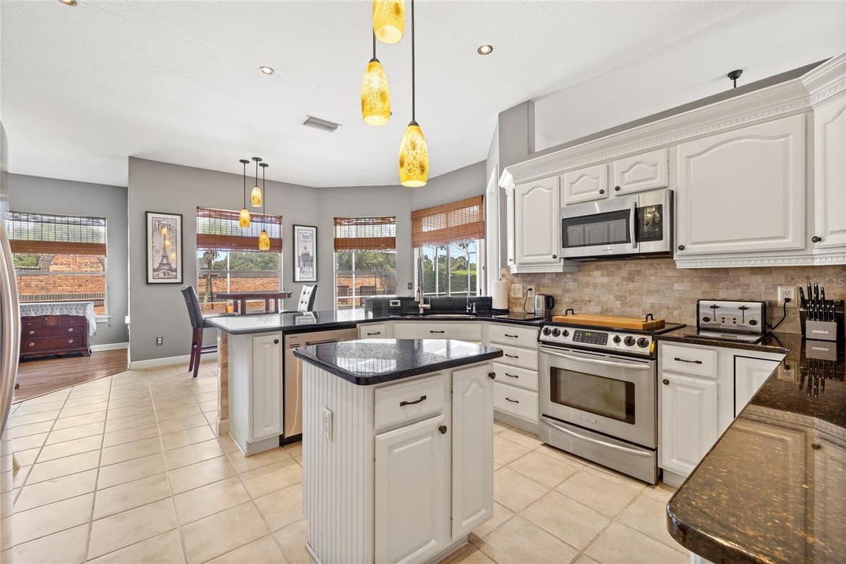 5713 LIBERTY GARDEN COURT — photo 11 of 36
