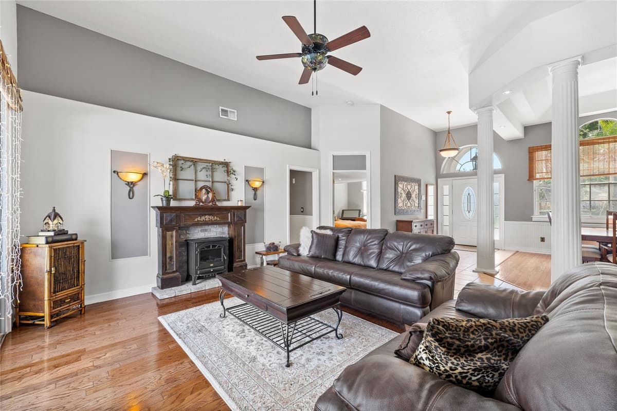 5713 LIBERTY GARDEN COURT — photo 8 of 36