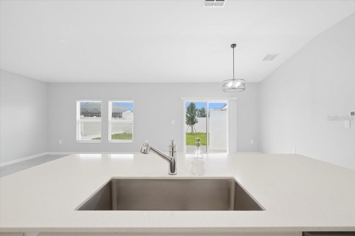 1033 HOLDEN WAY — photo 7 of 34