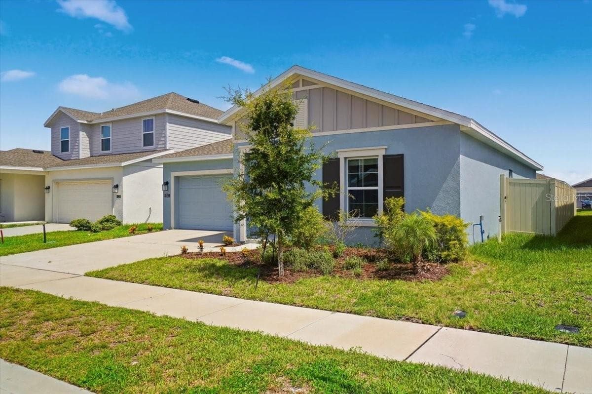 1033 HOLDEN WAY — photo 3 of 34