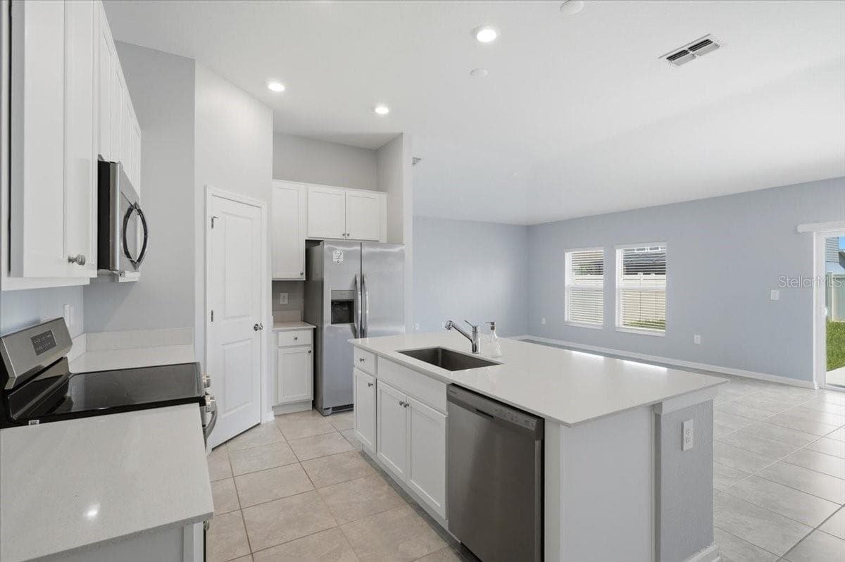 1033 HOLDEN WAY — photo 10 of 34