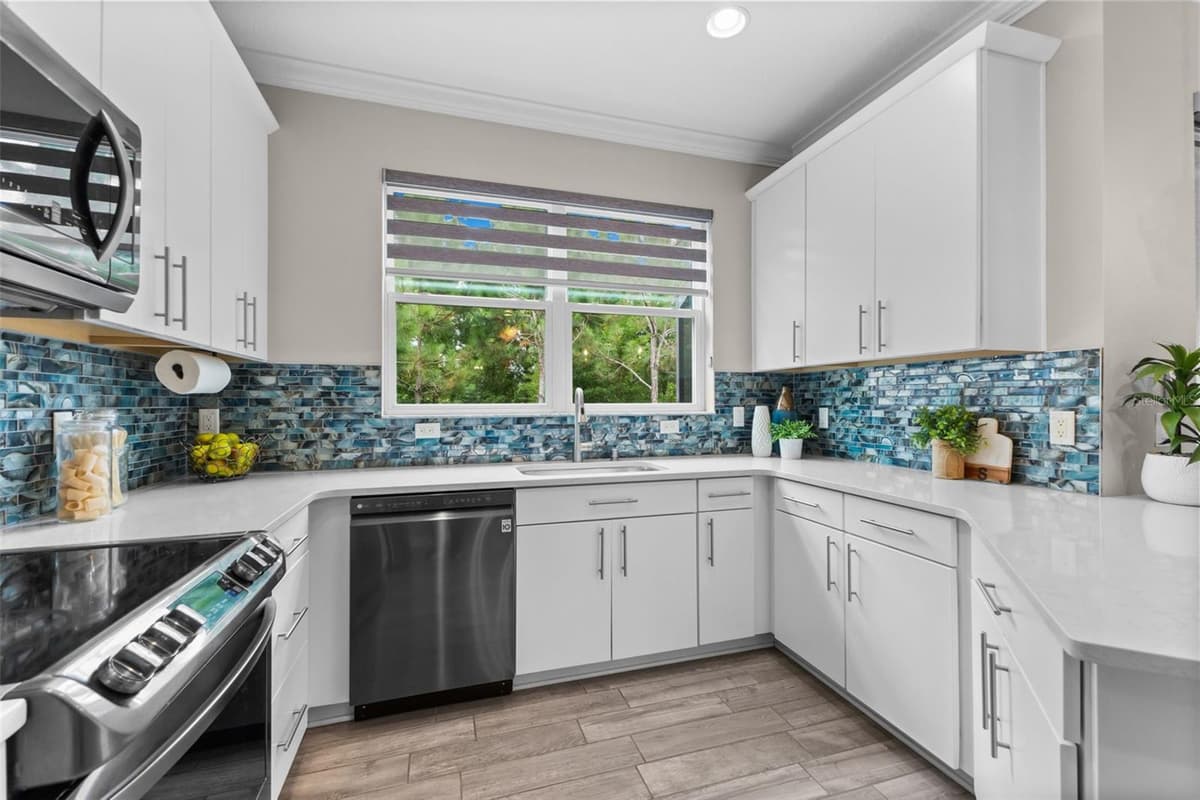 11458 CROWNED SPARROW LANE — photo 8 of 28
